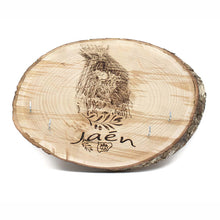 Cargar imagen en el visor de la galería, Exclusivo Cuelga llaves &quot;El Abuelo&quot; en tronco Olivo de Jaén